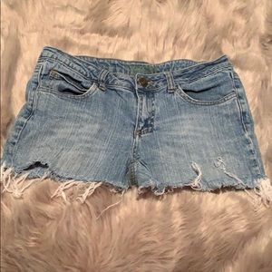 Arizona Jean Short Size 7. Fits true to size.